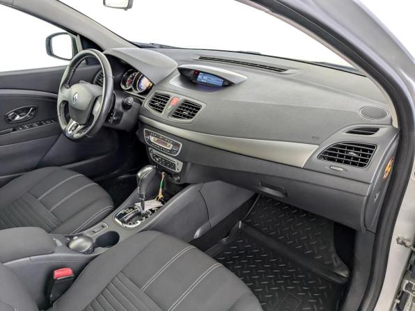 Renault Fluence I Рестайлинг с пробегом 2015 года, цена 1 220 000 рублей, 55743 км, седан, Автокод Объявления
