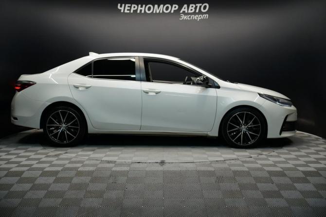 Toyota Corolla XI (E160 E170 E180) Рестайлинг 1 с пробегом 2017 года, цена 1 799 000 рублей, 88669 км, седан, Автокод Объявления