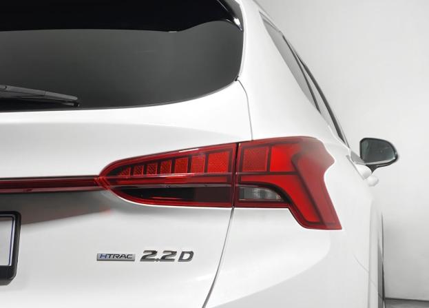 Hyundai Santa Fe IV Рестайлинг с пробегом 2021 года, цена 4 539 000 рублей, 17680 км, внедорожник, Автокод Объявления