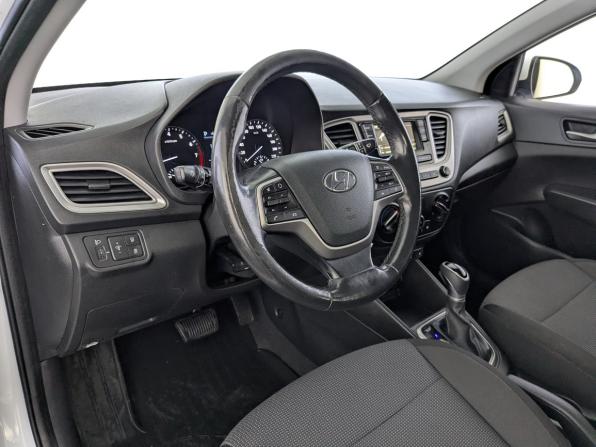 Hyundai Solaris II с пробегом 2019 года, цена 1 100 000 рублей, 158056 км, седан, Автокод Объявления