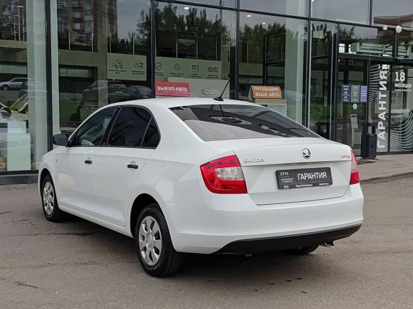 Skoda Rapid I с пробегом 2017 года, цена 1 095 000 рублей, 133022 км, лифтбек, Автокод Объявления