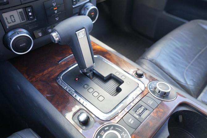 Volkswagen Touareg I Рестайлинг с пробегом 2009 года, цена 1 580 000 рублей, 187000 км, внедорожник, Автокод Объявления