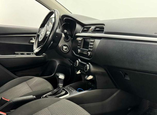 Kia Rio IV с пробегом 2017 года, цена 1 455 000 рублей, 96365 км, седан, Автокод Объявления