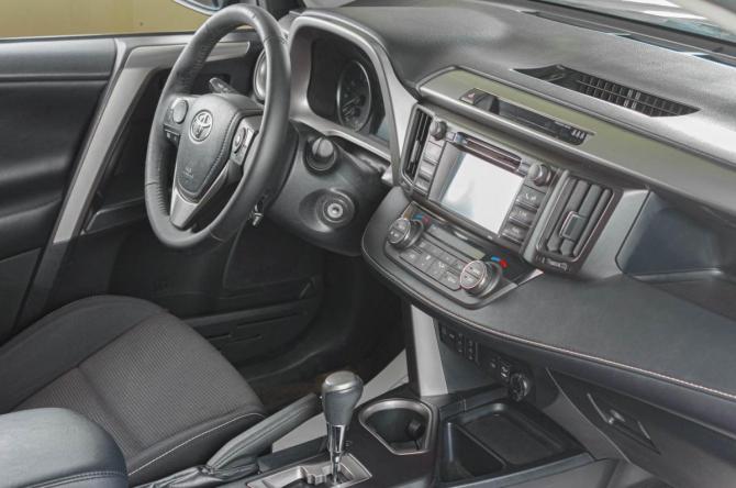 Toyota RAV4 IV (XA40) Рестайлинг с пробегом 2016 года, цена 2 199 000 рублей, 150000 км, внедорожник, Автокод Объявления