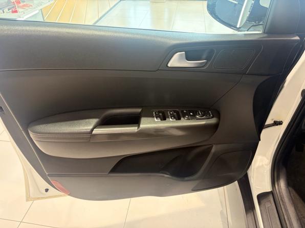Kia Sportage IV Рестайлинг с пробегом 2018 года, цена 1 699 000 рублей, 179077 км, внедорожник, Автокод Объявления