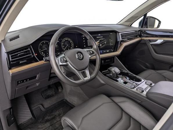 Volkswagen Touareg III с пробегом 2019 года, цена 4 980 000 рублей, 118751 км, внедорожник, Автокод Объявления