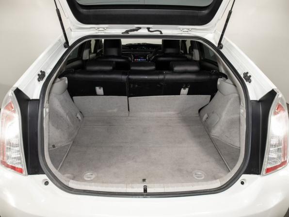 Toyota Prius III Рестайлинг (XW30) с пробегом 2014 года, цена 1 040 000 рублей, 220486 км, лифтбек, Автокод Объявления