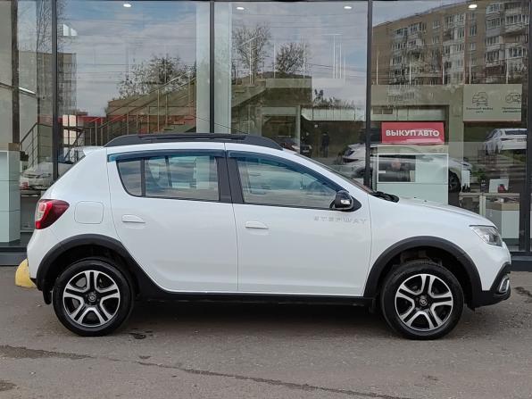 Renault Sandero II Рестайлинг с пробегом 2018 года, цена 1 290 000 рублей, 55296 км, хэтчбек, Автокод Объявления