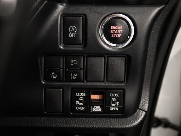 Toyota Esquire I с пробегом 2016 года, цена 2 048 500 рублей, 199214 км, минивэн, Автокод Объявления