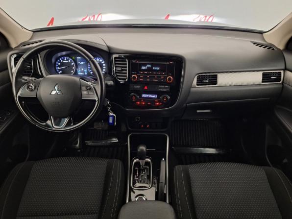Mitsubishi Outlander III Рестайлинг 3 с пробегом 2018 года, цена 1 799 000 рублей, 158208 км, внедорожник, Автокод Объявления
