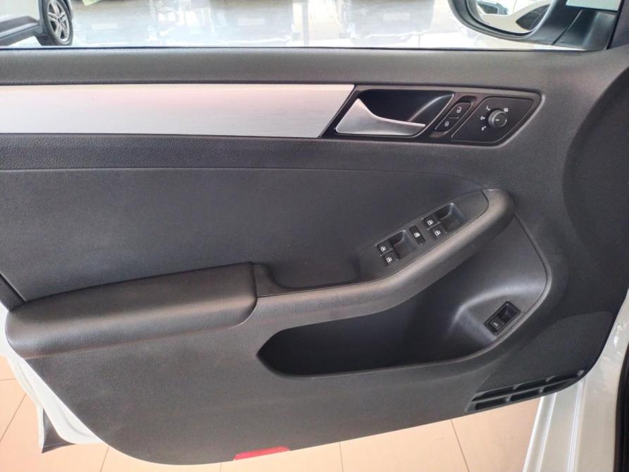 Volkswagen Jetta VI Рестайлинг Ростов-на-Дону  - изображение 14