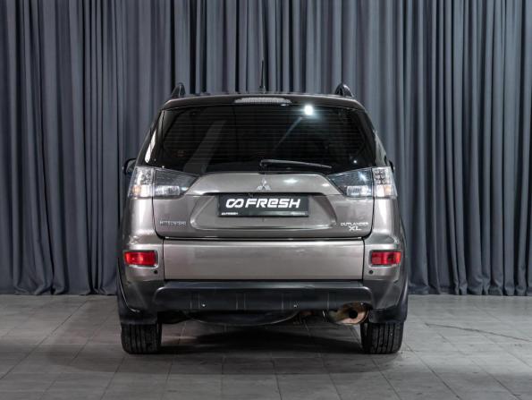 Mitsubishi Outlander II Рестайлинг с пробегом 2010 года, цена 970 000 рублей, 276000 км, внедорожник, Автокод Объявления