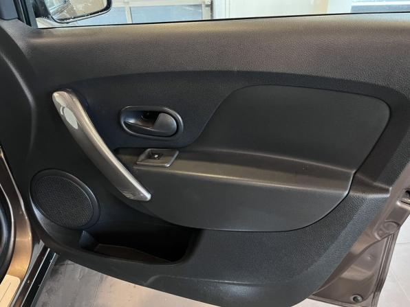 Renault Sandero II Рестайлинг с пробегом 2019 года, цена 1 060 000 рублей, 95545 км, хэтчбек, Автокод Объявления