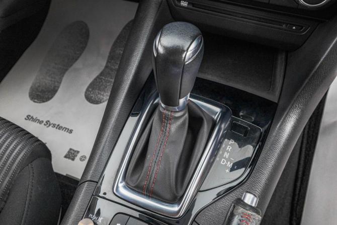 Mazda Axela III с пробегом 2014 года, цена 1 449 000 рублей, 65000 км, седан, Автокод Объявления