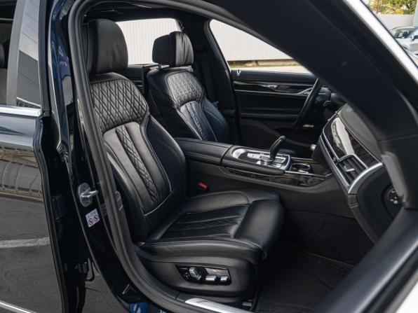 BMW 7 серии VI (G11/G12) с пробегом 2018 года, цена 5 690 000 рублей, 28568 км, седан, Автокод Объявления
