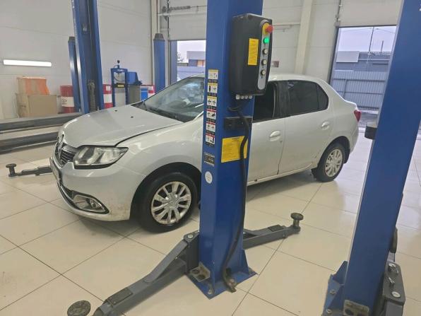 Renault Logan II с пробегом 2015 года, цена 599 000 рублей, 235000 км, седан, Автокод Объявления
