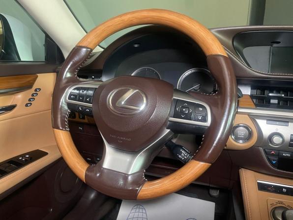 Lexus ES VI Рестайлинг с пробегом 2016 года, цена 2 699 000 рублей, 216587 км, седан, Автокод Объявления