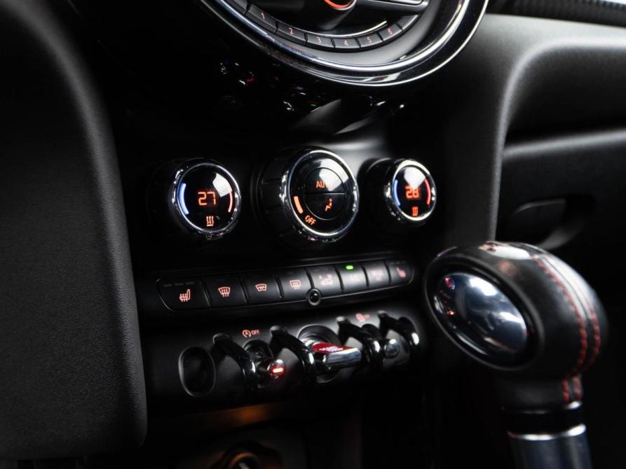 Mini Hatch III (F55/F56) Москва  - изображение 16