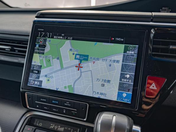 Honda Stepwgn V Рестайлинг с пробегом 2018 года, цена 2 020 000 рублей, 163723 км, минивэн, Автокод Объявления