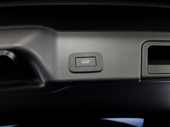 Land Rover Range Rover Evoque II Рестайлинг с пробегом 2024 года, цена 5 450 000 рублей, 3745 км, внедорожник, Автокод Объявления