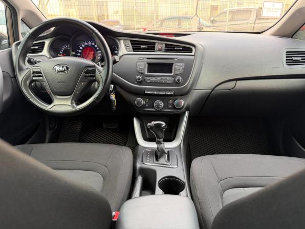 Kia Ceed II Рестайлинг с пробегом 2016 года, цена 1 050 000 рублей, 211000 км, хэтчбек, Автокод Объявления