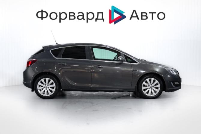 Opel Astra J Рестайлинг с пробегом 2014 года, цена 899 000 рублей, 162001 км, хэтчбек, Автокод Объявления