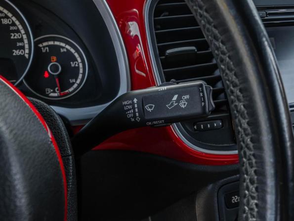 Volkswagen Beetle II (A5) с пробегом 2013 года, цена 1 245 000 рублей, 82206 км, хэтчбек, Автокод Объявления