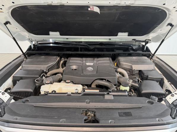 Toyota Land Cruiser 300 Series с пробегом 2021 года, цена 10 700 000 рублей, 99099 км, внедорожник, Автокод Объявления