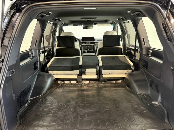 Lexus LX III Рестайлинг 2 с пробегом 2015 года, цена 7 990 000 рублей, 75000 км, внедорожник, Автокод Объявления