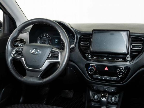 Hyundai Solaris II Рестайлинг с пробегом 2020 года, цена 1 566 000 рублей, 130298 км, седан, Автокод Объявления