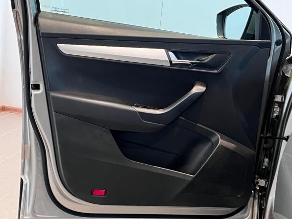 Skoda Karoq I с пробегом 2021 года, цена 2 360 000 рублей, 103867 км, внедорожник, Автокод Объявления