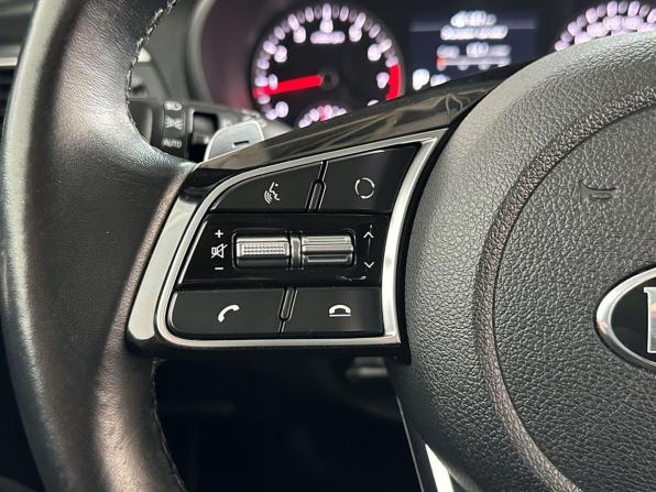 Kia Optima IV Рестайлинг с пробегом 2019 года, цена 2 395 000 рублей, 39142 км, седан, Автокод Объявления