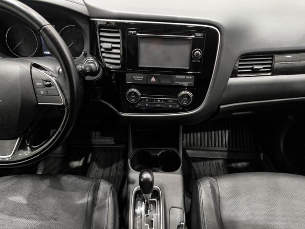 Mitsubishi Outlander III Рестайлинг 2 с пробегом 2016 года, цена 2 250 000 рублей, 115288 км, внедорожник, Автокод Объявления