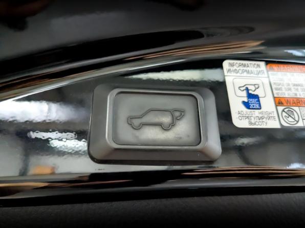 Toyota RAV4 IV (XA40) Рестайлинг с пробегом 2017 года, цена 1 990 000 рублей, 134953 км, внедорожник, Автокод Объявления