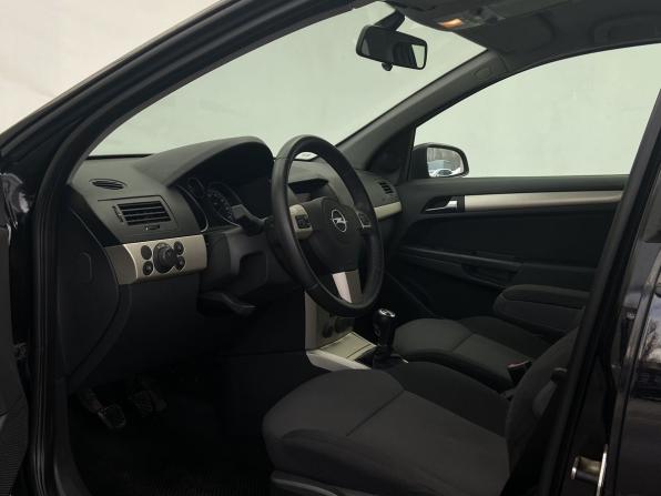 Opel Astra H Рестайлинг с пробегом 2008 года, цена 571 000 рублей, 118190 км, хэтчбек, Автокод Объявления