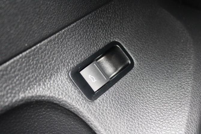 Volkswagen Polo V Рестайлинг с пробегом 2016 года, цена 1 150 000 рублей, 143000 км, седан, Автокод Объявления