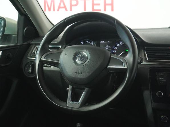 Skoda Rapid I с пробегом 2015 года, цена 1 055 000 рублей, 145600 км, лифтбек, Автокод Объявления