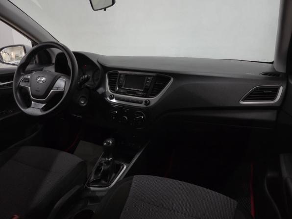 Hyundai Solaris II с пробегом 2018 года, цена 1 025 000 рублей, 153379 км, седан, Автокод Объявления