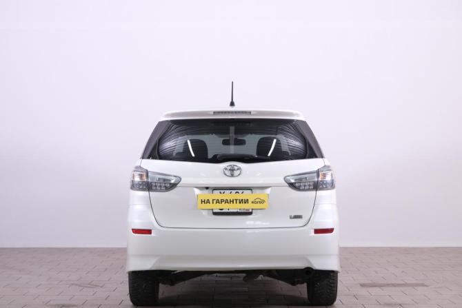 Toyota Wish II Рестайлинг с пробегом 2017 года, цена 1 819 000 рублей, 89000 км, минивэн, Автокод Объявления