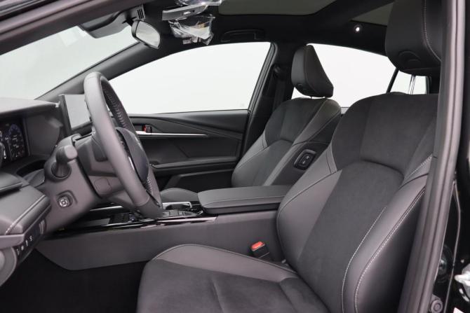 Toyota Camry IX (XV80) China Market с пробегом 2025 года, цена 4 550 000 рублей, 14 км, седан, Автокод Объявления