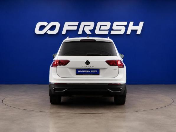 Volkswagen Tiguan II Рестайлинг с пробегом 2021 года, цена 2 550 000 рублей, 235208 км, внедорожник, Автокод Объявления