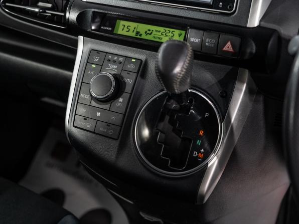 Toyota Wish II с пробегом 2009 года, цена 1 220 300 рублей, 138764 км, минивэн, Автокод Объявления