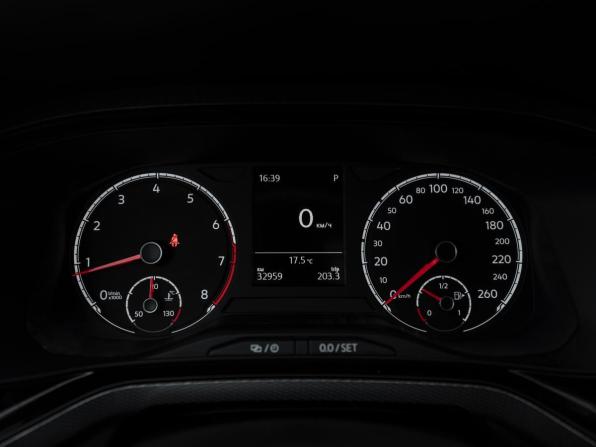 Volkswagen Polo VI с пробегом 2022 года, цена 1 945 000 рублей, 32930 км, лифтбек, Автокод Объявления