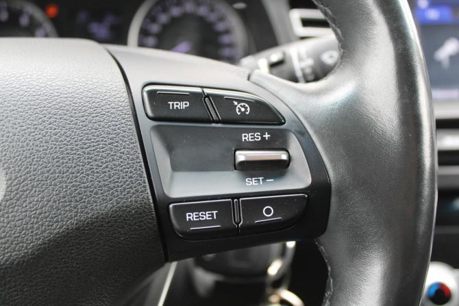Hyundai Elantra VI (AD) Рестайлинг с пробегом 2019 года, цена 1 625 000 рублей, 112000 км, седан, Автокод Объявления
