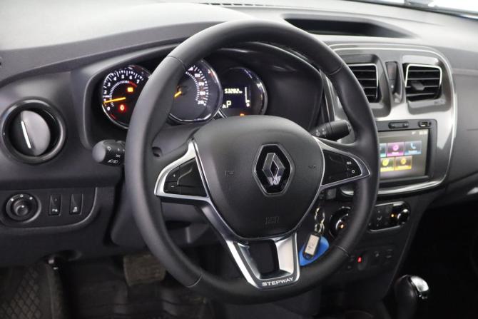Renault Logan II Рестайлинг с пробегом 2020 года, цена 1 249 000 рублей, 52200 км, седан, Автокод Объявления