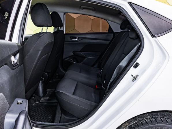 Hyundai Solaris II Рестайлинг с пробегом 2021 года, цена 1 040 000 рублей, 358181 км, седан, Автокод Объявления