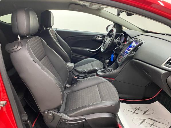 Opel Astra J Рестайлинг с пробегом 2011 года, цена 760 000 рублей, 210438 км, хэтчбек, Автокод Объявления
