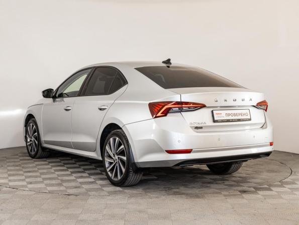 Skoda Octavia IV (A8) с пробегом 2021 года, цена 2 360 000 рублей, 49122 км, лифтбек, Автокод Объявления