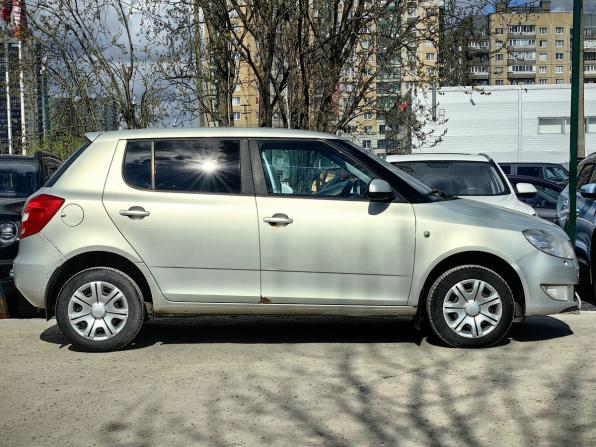 Skoda Fabia II Рестайлинг с пробегом 2012 года, цена 329 000 рублей, 269000 км, хэтчбек, Автокод Объявления