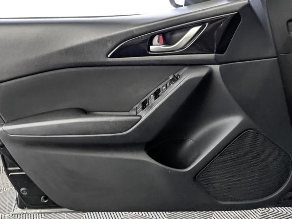 Mazda 3 III (BM) с пробегом 2014 года, цена 1 350 000 рублей, 125401 км, хэтчбек, Автокод Объявления